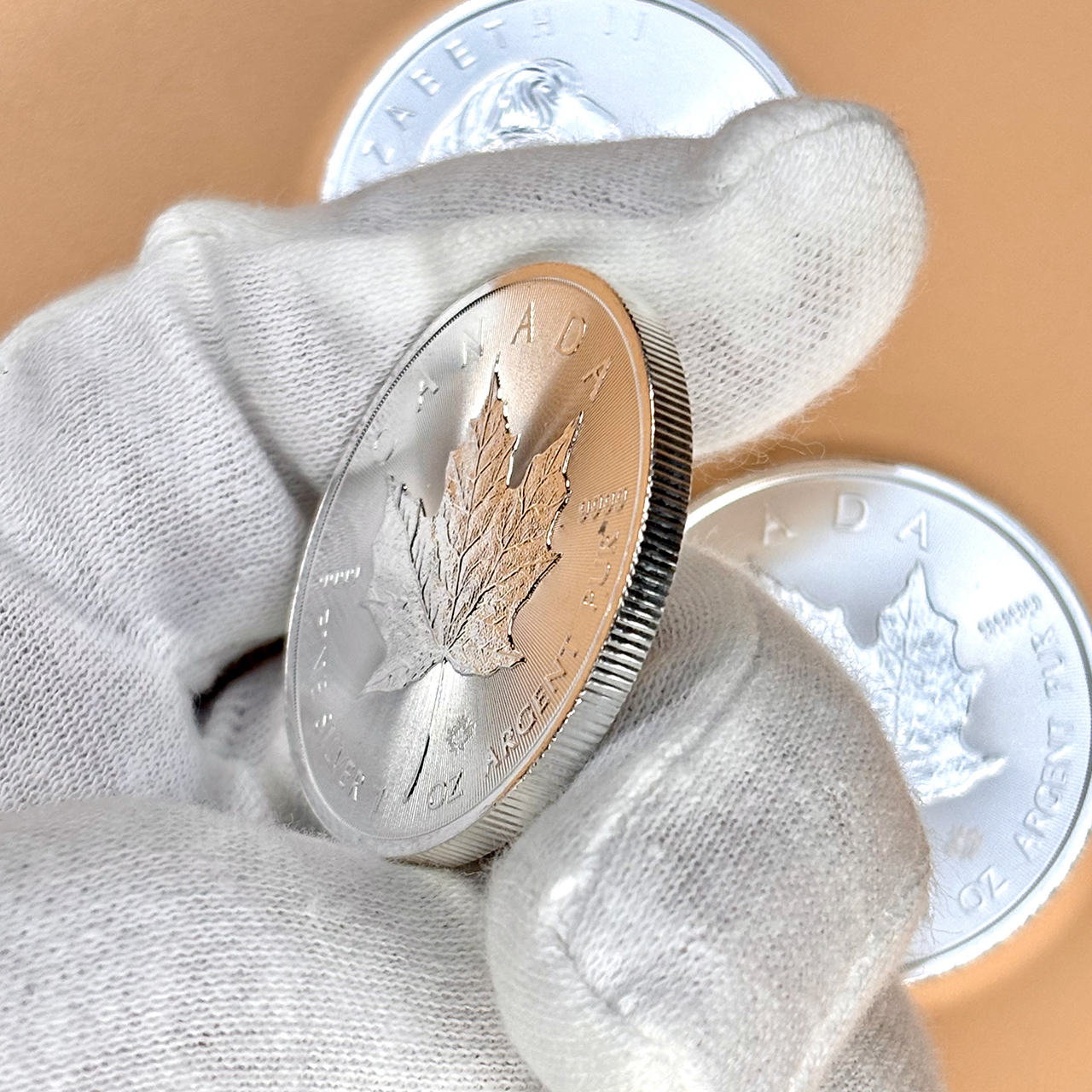 Серебряная монета 5$ Кленовый лист 1oz 2022 Канада