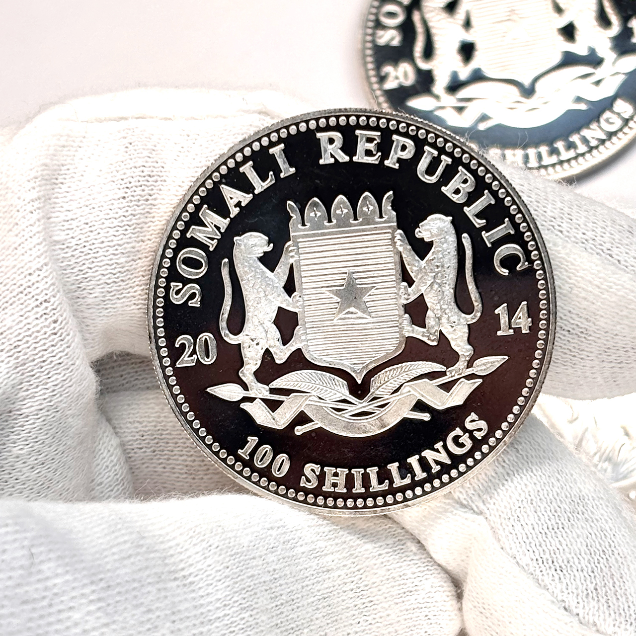 Серебряная монета 100 шиллингов Африканский слон 1oz 2014 Сомали