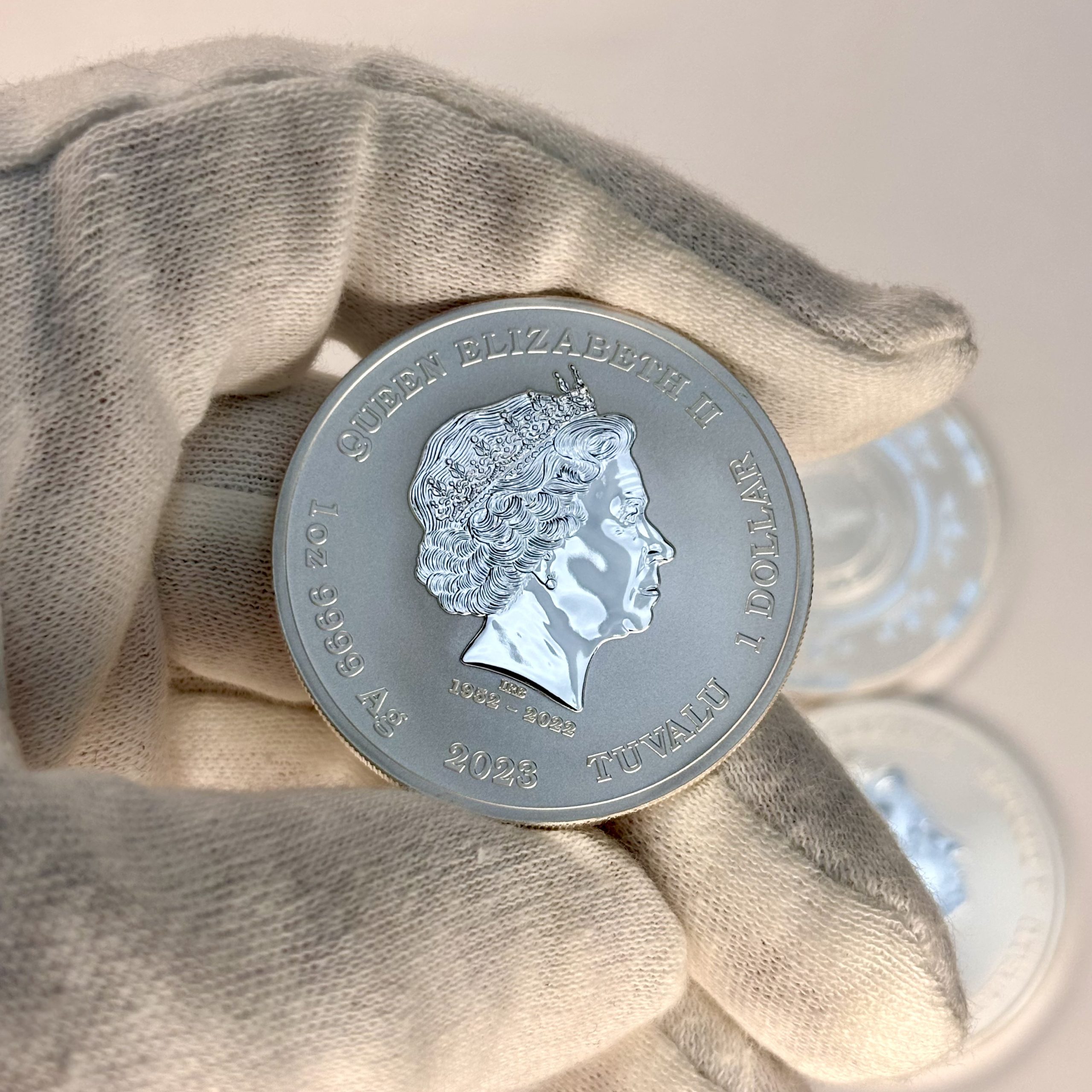 Серебряная монета 1$ Агент 007 «Казино Рояль» 1oz 2023 Тувалу