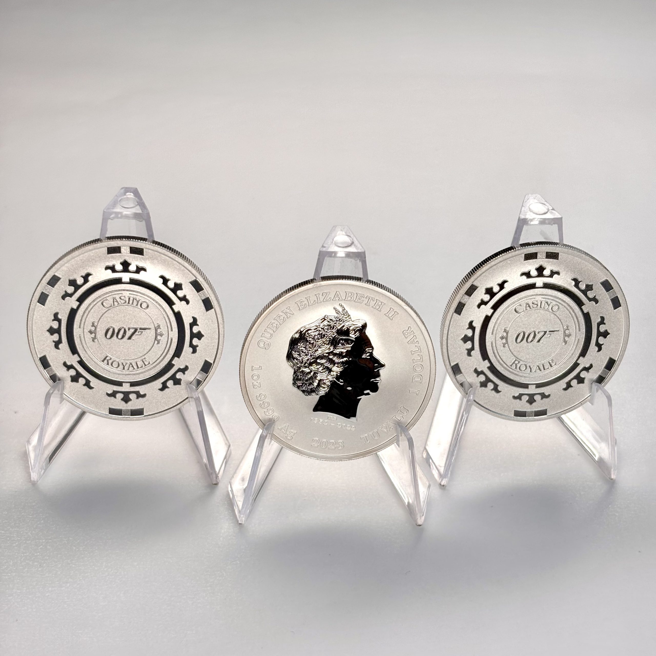 Серебряная монета 1$ Агент 007 «Казино Рояль» 1oz 2023 Тувалу