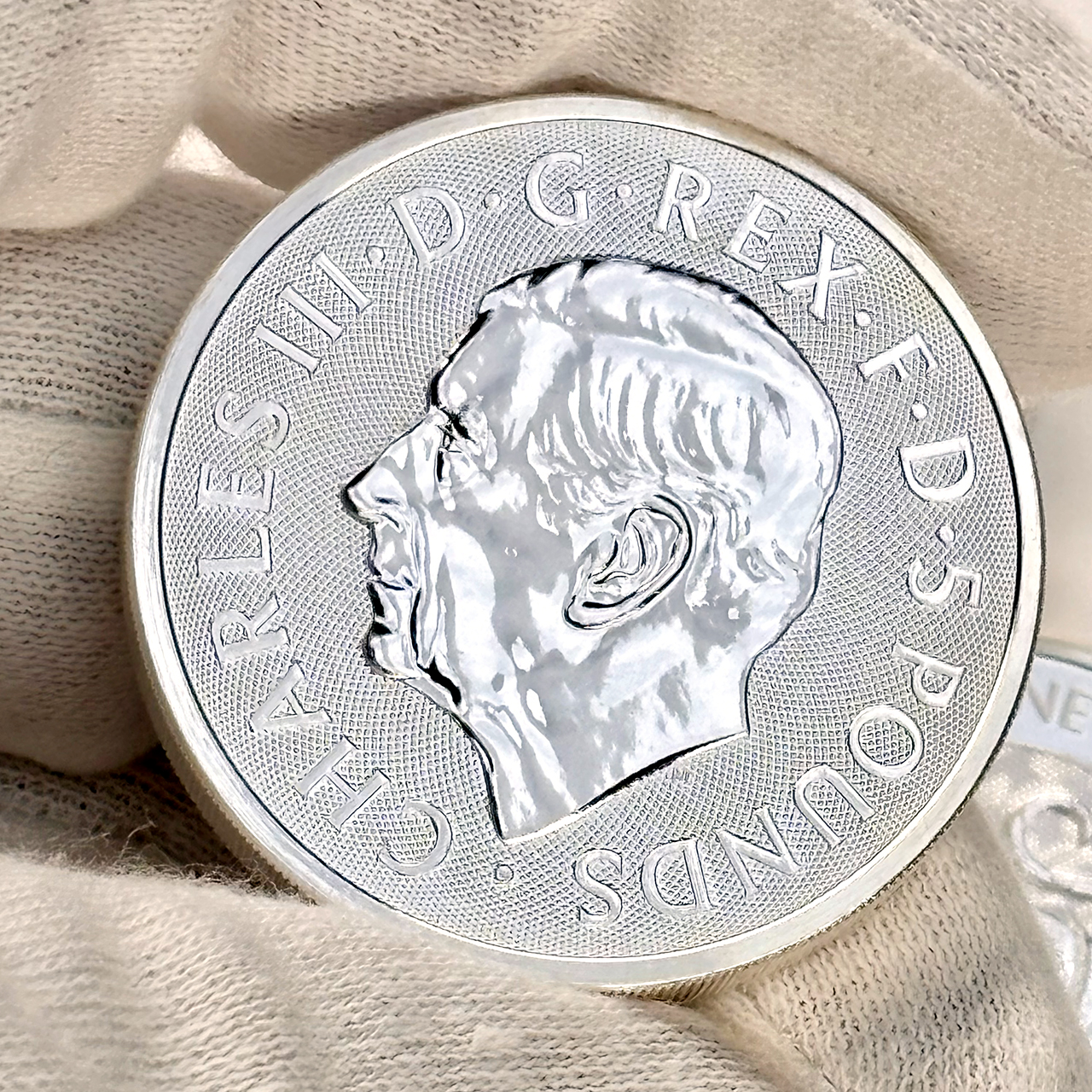 Серебряная монета 5£ Queen’s Panther 2oz 2025 Великобритания